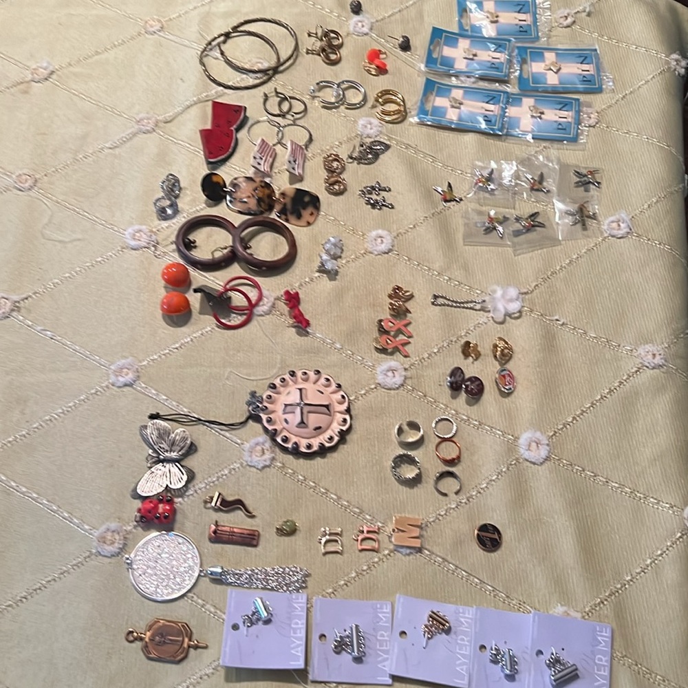 Assorted Jewelry Collection - Picture 4 of 4